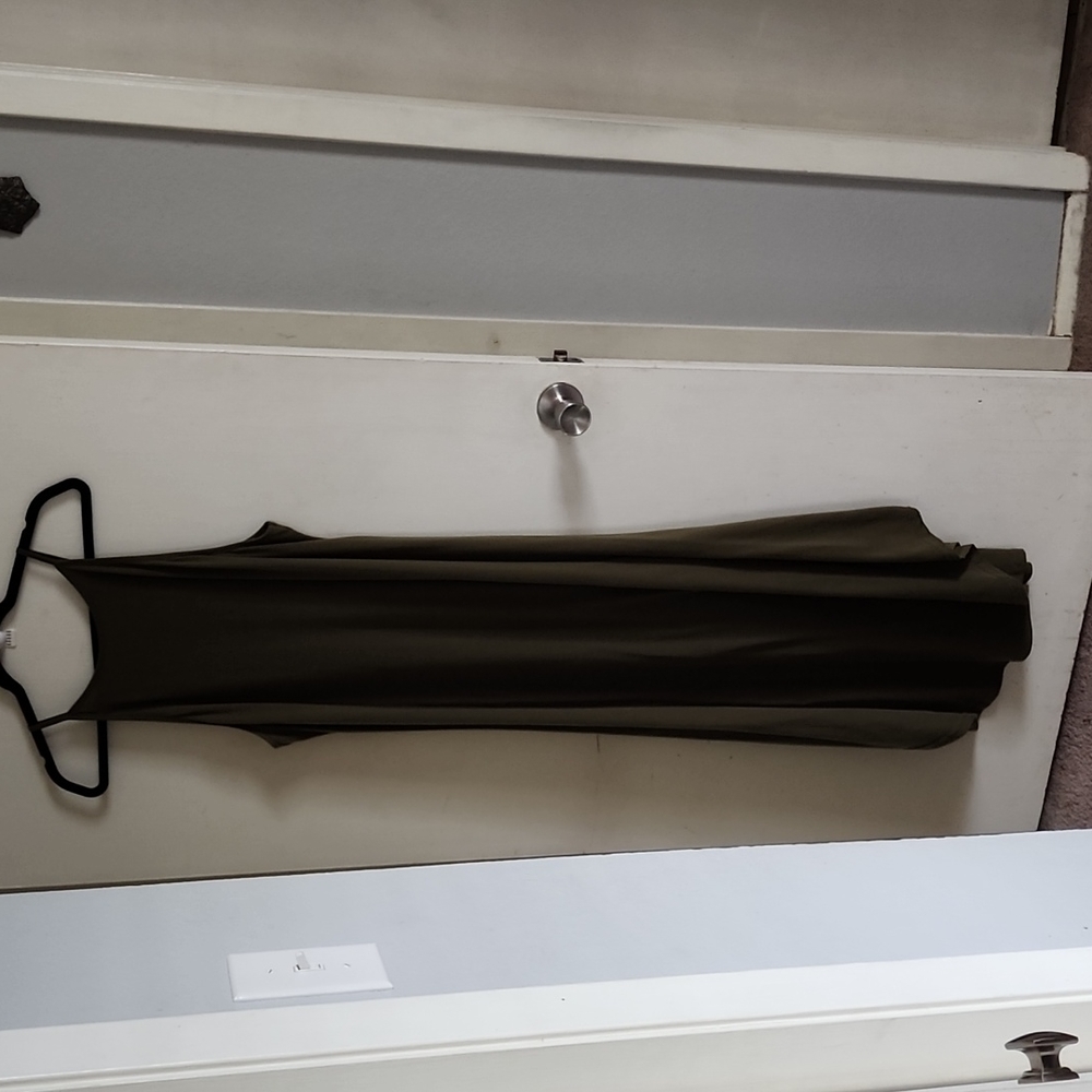 Size XXL straight maxi runs small olive green color